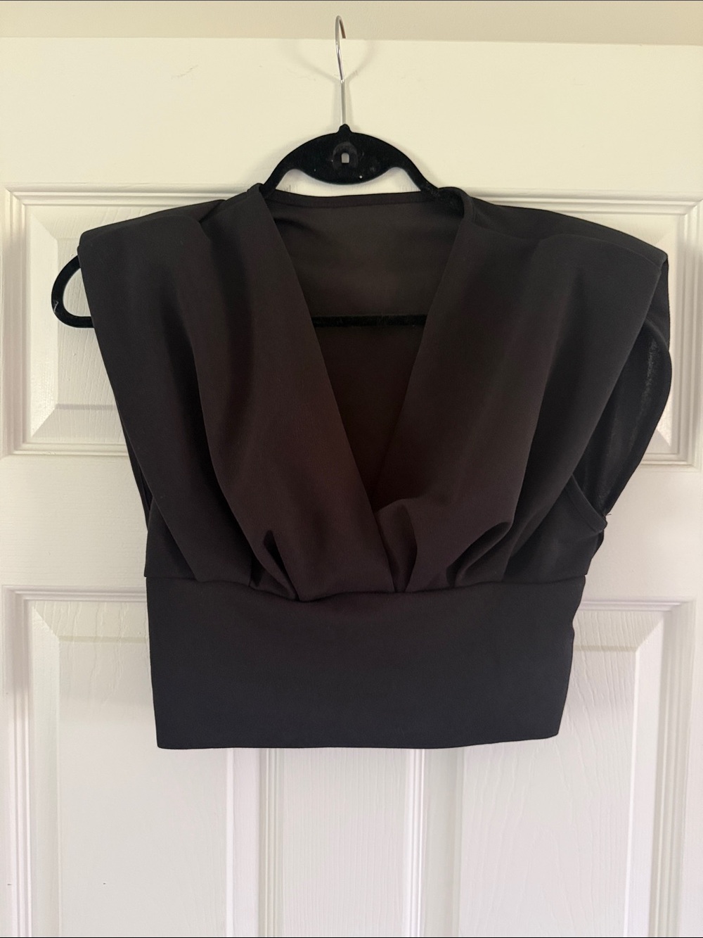 Black V-Neck Sleeveless Crop Top - Women